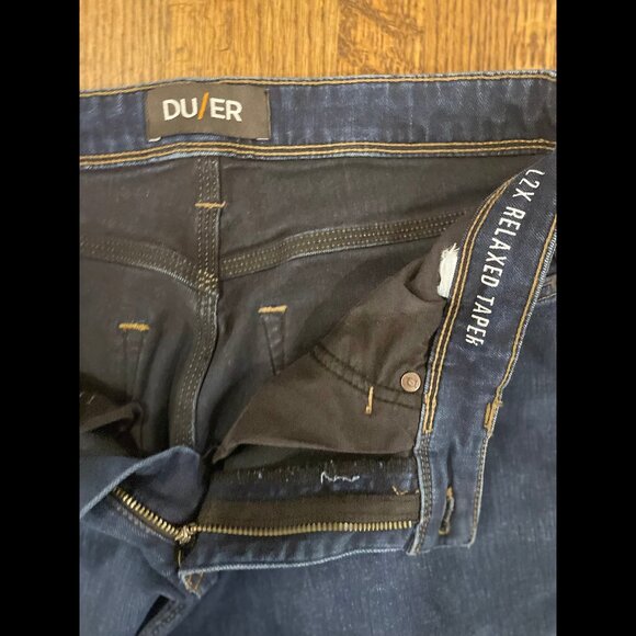DUER Men Relaxed Taper in Dark Wash < W32 L30 > - Picture 4 of 4